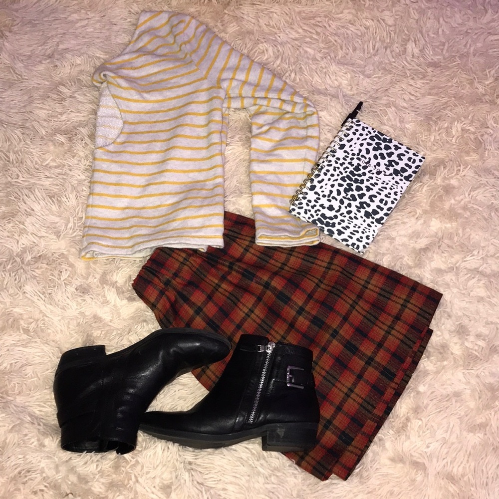 yellow/cream striped sweater